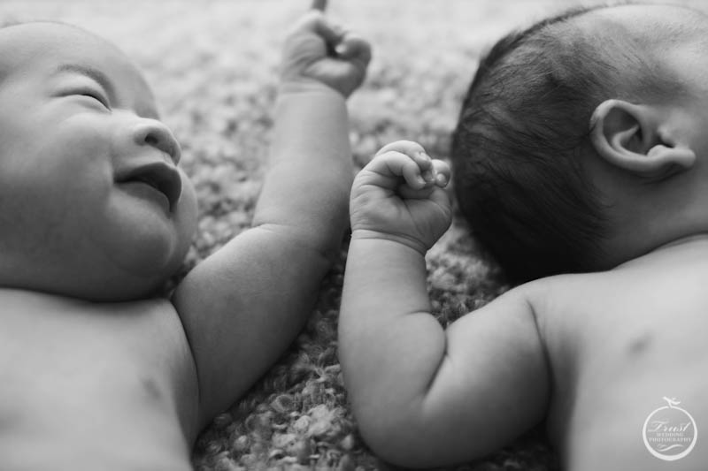 可愛雙胞胎寶寶藝術照